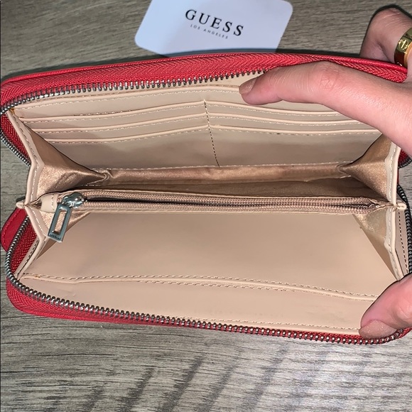 red Guess wallet with silver detailing - Picture 5 of 8